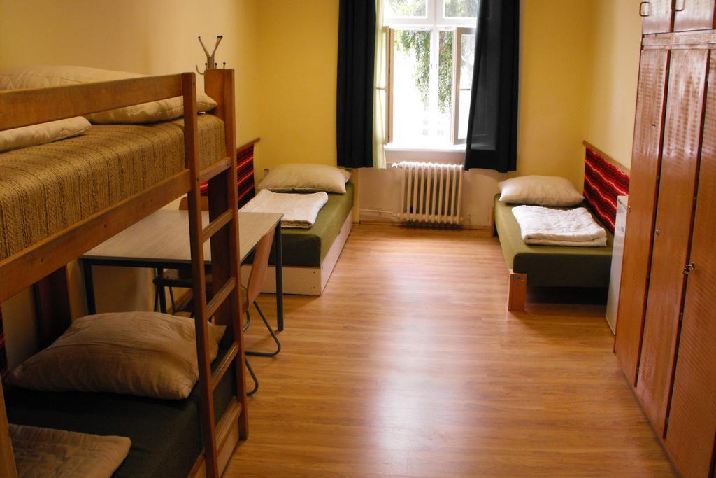 Mogyorodi Hostel Budapest Luaran gambar