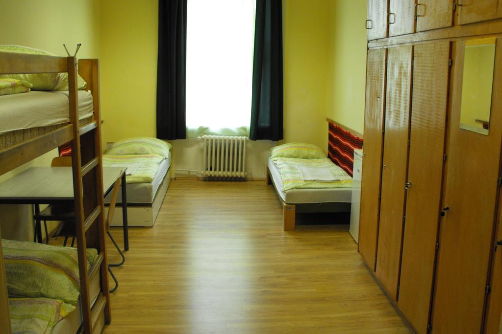 Mogyorodi Hostel Budapest Bilik gambar