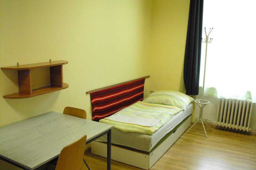 Mogyorodi Hostel Budapest Bilik gambar
