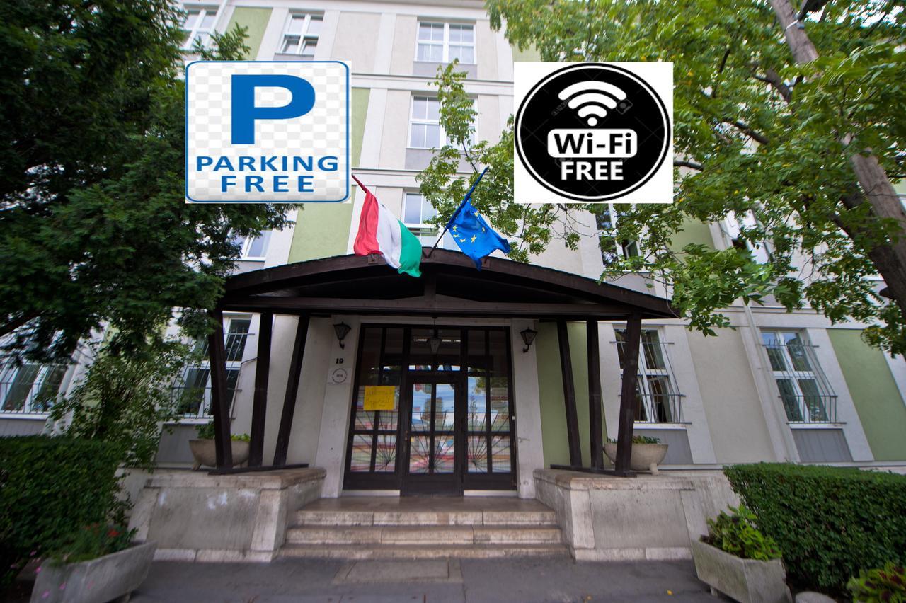 Mogyorodi Hostel Budapest Luaran gambar